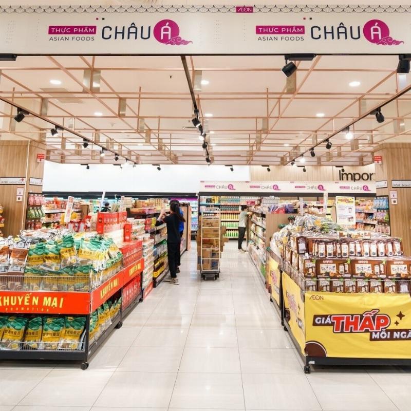 Hình ảnh tổng hợp các món quà Giáng Sinh đa dạng cho nhiều đối tượng, bao gồm đồ trang trí, vật dụng cá nhân và đồ gia dụng nhỏ.